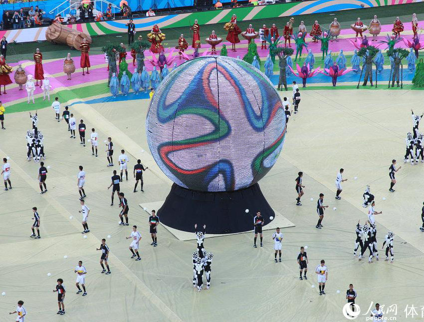 引領舞臺創(chuàng)新的LED機械異形屏