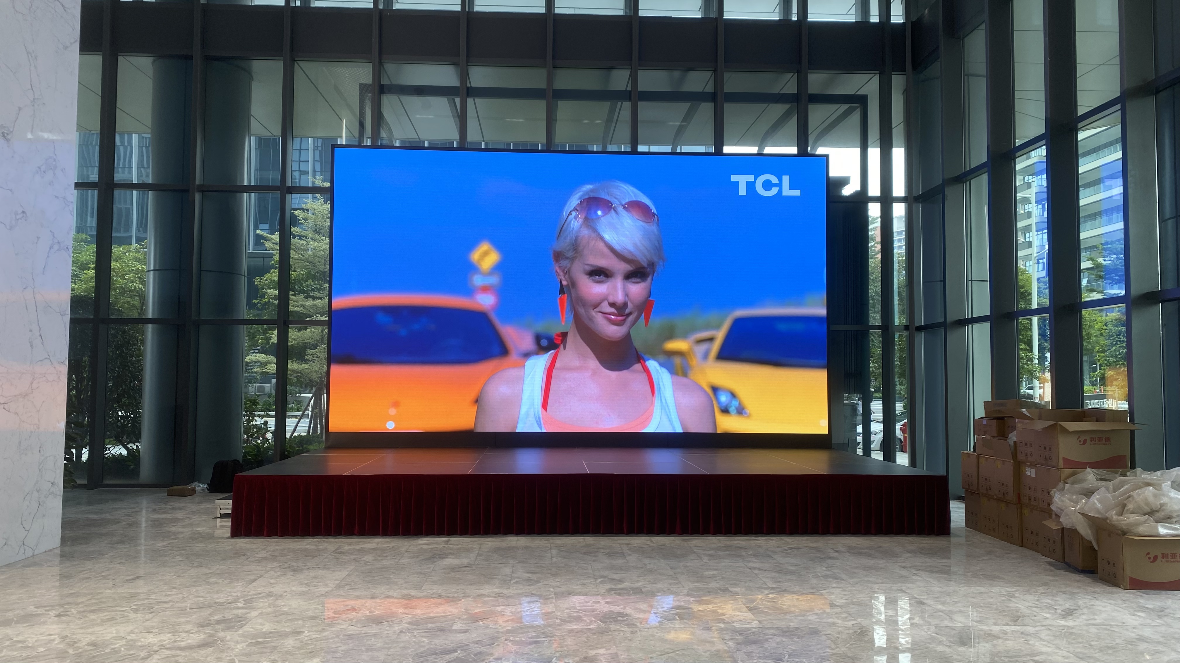 廣州愛百伊1樓大廳舞臺屏項目-LVS0250-7.04*4米